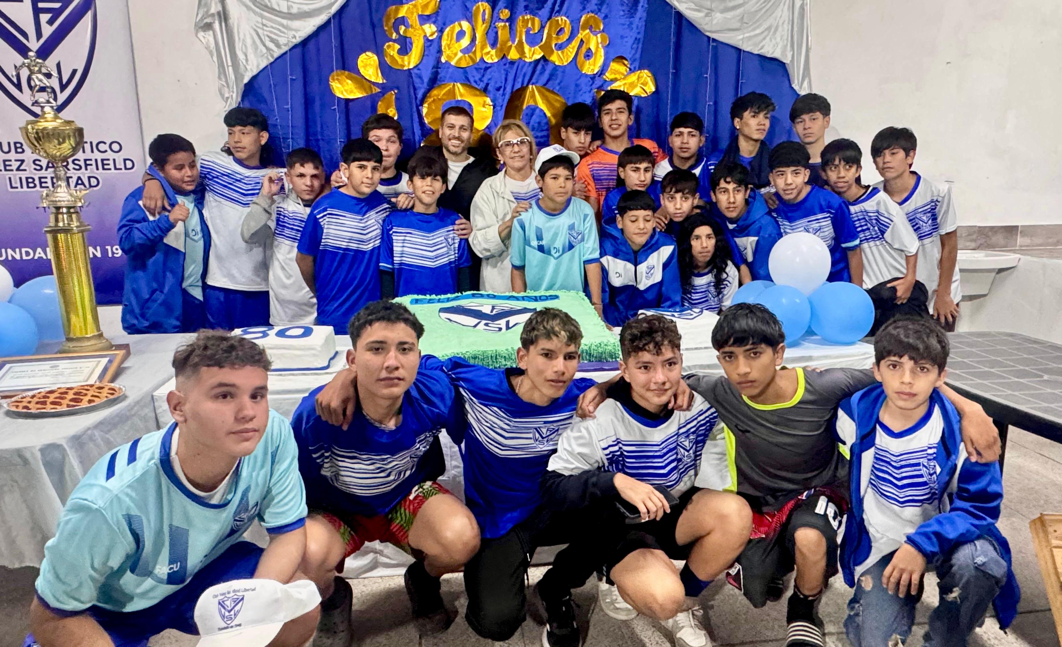 EL CLUB ATLÉTICO VÉLEZ SARSFIELD CELEBRÓ 80 AÑOS CON MEJORAS EN INFRAESTRUCTURA DEPORTIVA.-