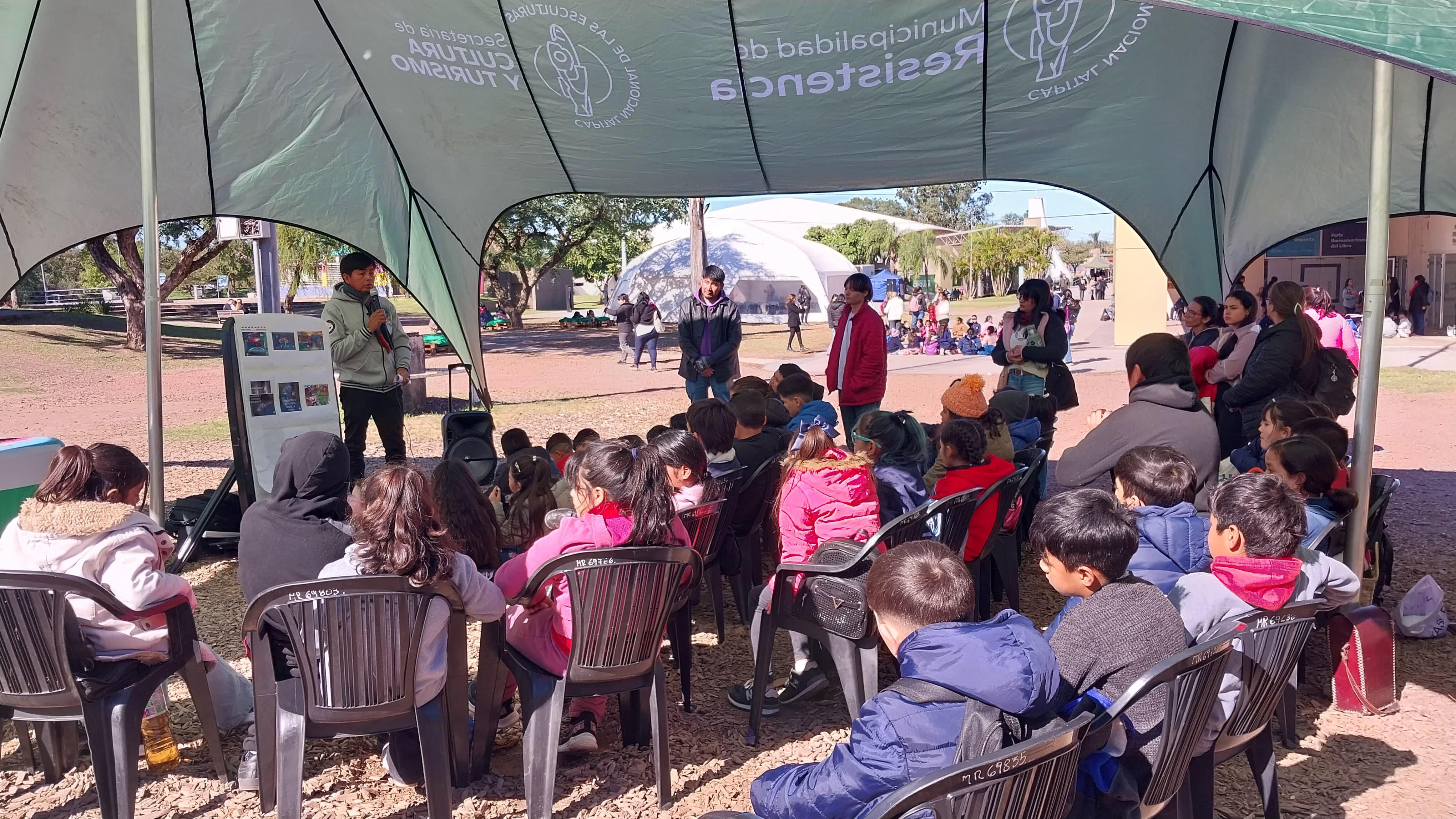 EN LA FERIA PROVINCIAL DEL LIBRO SE REALIZARON TALLERES PARA VISIBILIZAR LA IMPORTANCIA DE LA EDUCACIÓN BILINGÜE INTERCULTURAL.