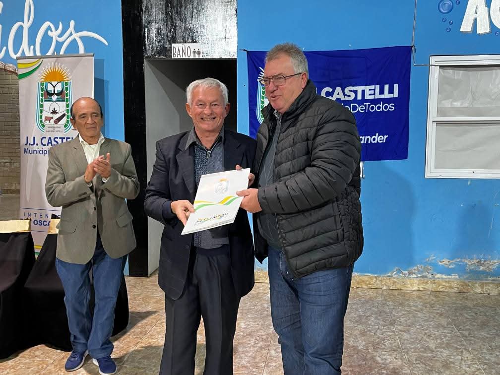 VIDAL MARIO CERRÓ EXITOSA FERIA DEL LIBRO “CASTELLI LEE”.-
