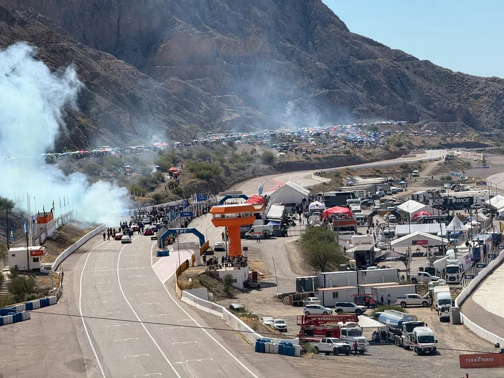 Top Race en San Juan : Volvio el automovilismo al Autodromo El Zonda,gano Marcelo Ciarrocchi.