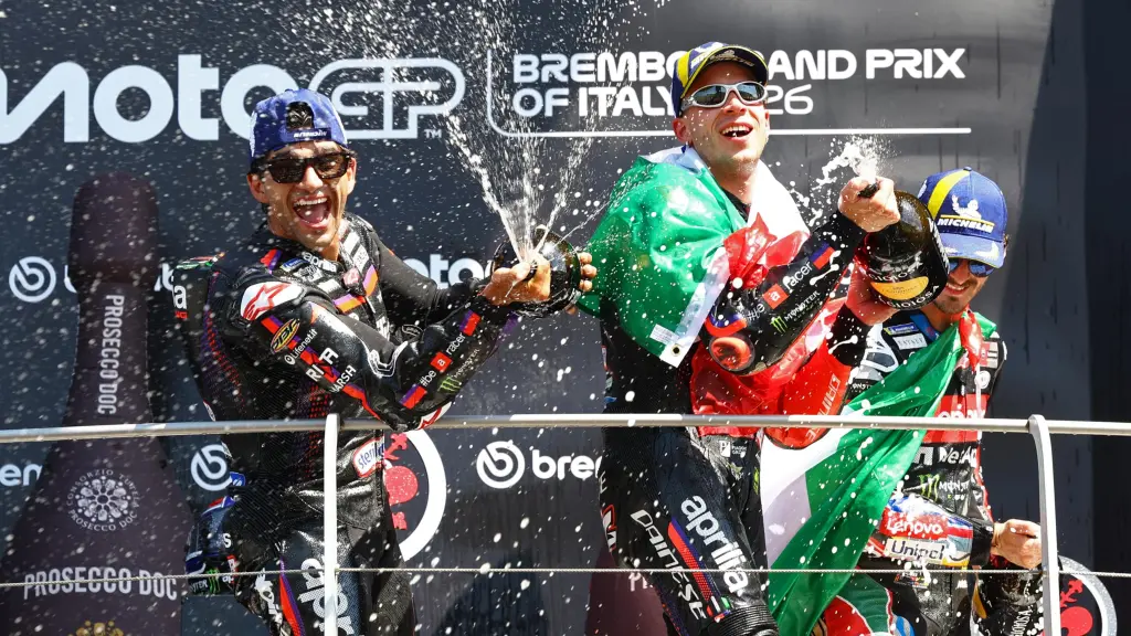 MotoGP : Marcos Bezzecchi gano en casa y suma cuatro victorias en la temporada.