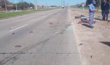 RESISTENCIA : Motociclista muerto luego de chocar con un camion en la Av.25 de mayo y calle 11 en la capital chaqueña