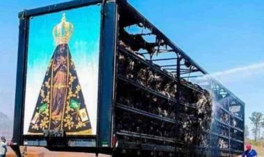 BRASIL : Imagen de la Virgen Aparecida quedó intacta tras incendio que afectó un tráiler...
