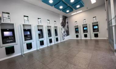 Nuevo Banco del Chaco habilitó este viernes el renovado servicio de cajeros automáticos en su Casa Central
