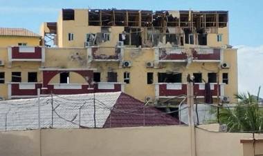 Reportan al menos 14 civiles muertos en ataque a un hotel de Mogadiscio