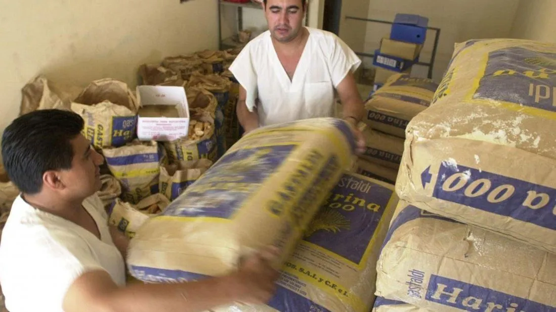 Fideicomiso del trigo : el Gobierno aumentó 9% el precio de la harina subsidiada