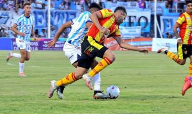 FEDERAL "A" : Sarmiento eliminado,perdio en su visita a Racing de Cordoba,que definira con Villa Mitre de Bahía Blanca el unico ascenso