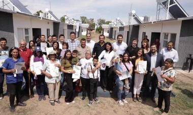 LAS GARCITAS : Se entregaron 20 nuevas viviendas en la localidad