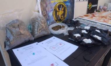 RESISTENCIA : Dos bunker allanados,incautaron cocaina,cogollos de marihuana,dolares,pesos,hay detenidos