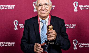 Enrique Macaya Márquez con 17 mundiales y otros 6 periodistas Argentinos mas fueron distinguidos por la FIFA por sus coberturas