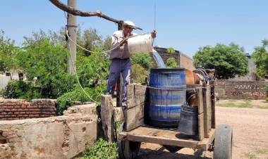 CHACO :  Sigue padeciendo la falta de agua potable en el interior,entre 2000 y 3000 pesos gasta una familia para tener agua unos dias