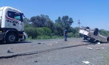 GENERAL CAPDEVILLA : Cuatro heridos en un vuelco sobre la Ruta Nº 89,fueron traslados al Hospital de Gancedo