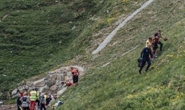 Tragedia en el Tour de Suiza : El ciclista Gino Mäder muere  tras una caída sufrida 