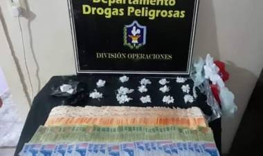 RESISTENCIA : Dos mujeres y un hombre detenidos en allanamientos por ventas de drogas,se incautaron mas de 700.000 mil pesos en ambos lugares