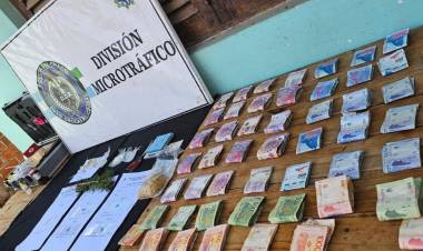 RESISTENCIA : Allanamiento en un domicilio incautaron cocaina,pedra una droga muy adictiva llamada tambien"crack brasilero"y mas de 225.000 pesos