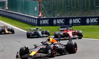 Fórmula 1: octava victoria consecutiva de Verstappen en el Gran Premio de Bélgica,segun fue Checo Perez y tercero Charles Leclerc