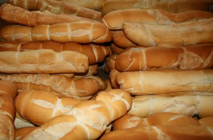 Suba del pan,es de un 10% en toda la provincia,desde este primer dia de agosto,el precio sugerido es de 520 pesos el kg.y en el interior mas