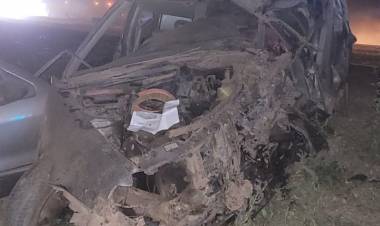 GENERAL PINEDO : Una persona muerta en un choque entre un auto y una camioneta en la Ruta Nacional Nº 89 esta noche