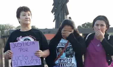 FUERTE ESPERANZA : Se realizo la marcha pidiendo justicia por Alexandra y Lucio con la participacion de la Mama de Cecilia Strzyzowski 