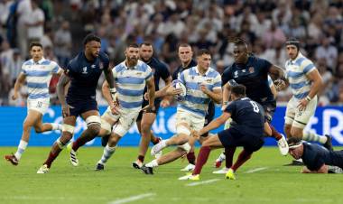 Debut mundialista fallido : Argentina perdio ante una Inglaterra efectiva en los palos