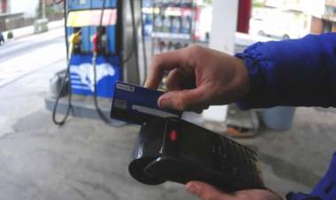 El BCRA redujo los plazos de acreditación de pagos con tarjetas de crédito para Estaciones de Servicio