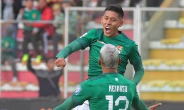Bolivia consiguió su primer triunfo en las Eliminatorias ante Perú