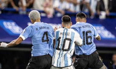La Selección argentina cayó 2-0 ante Uruguay y perdió el invicto en las Eliminatorias Sudamericanas