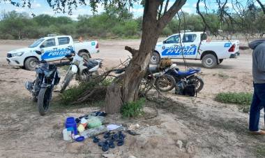 TACO POZO : En un control en caminos rurales,la policia secuestro marihuana y arma