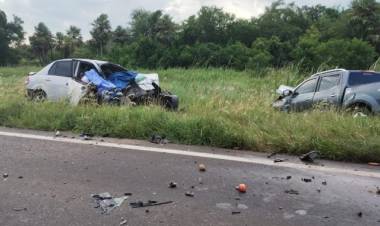Tres chaqueños fallecidos en un tremendo choque entre un auto y una camioneta en la Ruta Nacional Nº 11 cerca de la Colonia Pastoril en Formosa