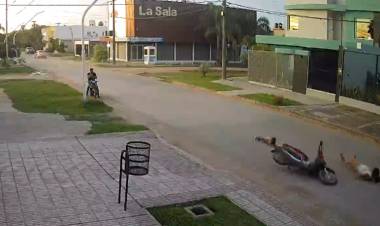 (video) SAENZ PEÑA  : Detuvieron a motochorro que robo y arrastro a una mujer y su hija en el Barrio 1º de mayo de la Ciudad Termal.