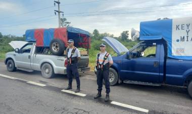 CONCEPCION DEL BERMEJO : Patrulla Vial secuestro dos camionetas con material peligroso mesclados con alimentos