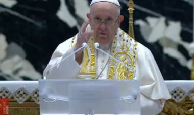El mensaje del papa Francisco en Pascuas: "La paz no se construye nunca con las armas"