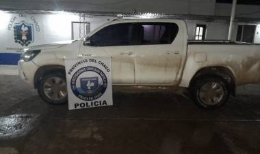 JUAN JOSE CASTELLI : Secuestraron una camioneta con papeles adulterados y posiblemente robado en Provincia de Buenos Aires.