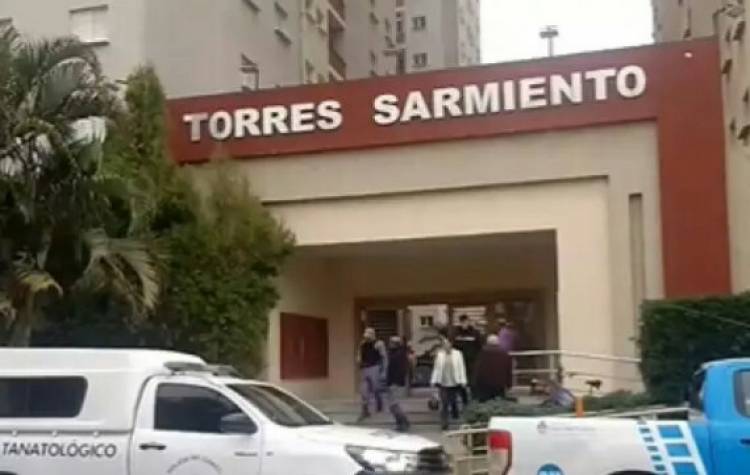 RESISTENCIA : Una mujer de 48 años años se quito la vida,arrojandose desde el piso 7 del Edificio de las Torres Sarmiento
