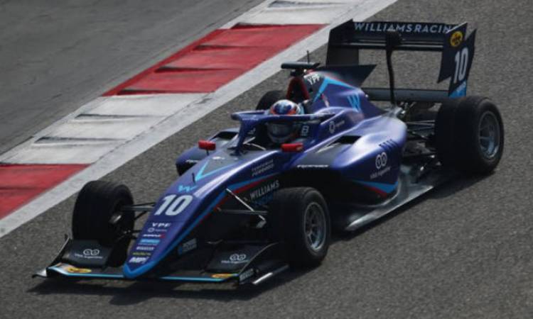 El argentino Colapinto prueba automóvil del MP Motorsport de Fórmula 3 en Bahrein