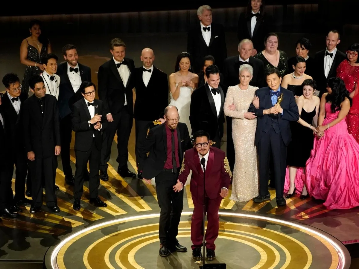 "Todo en todas partes al mismo tiempo" dominó los Oscar : lista completa de ganadores