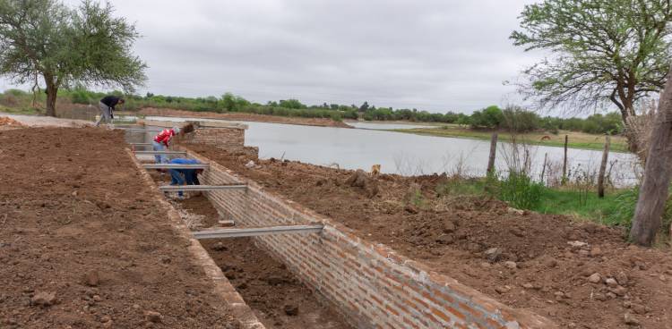 SAENZ PEÑA : Avanza la construcción de una nueva estación de bombeo en La Salada