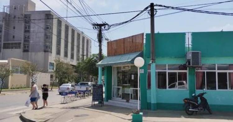 SAENZ PEÑA : Pleno centro de la Ciudad Termal a metros del Hotel Gualok,robaron y vaciaron un local de comida muy conocido