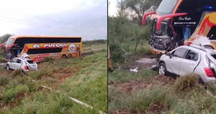 Colectivo del Pulqui choco sobre la Ruta Nacional Nº11 con un vehiculo,fallecio una mujer