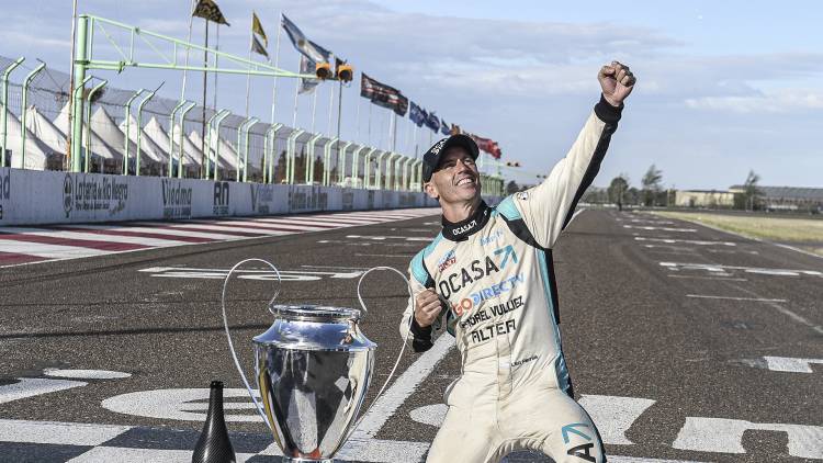 Leonel Pernía se consagra campeón de la clase 3 del Turismo Nacional de automovilismo,Muñoz Marchesi finalizo 19º la final